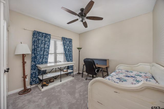 13367 Hickory Oak Dr, Lindale, TX 75771