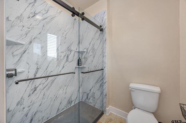 13367 Hickory Oak Dr, Lindale, TX 75771