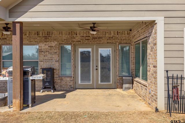13367 Hickory Oak Dr, Lindale, TX 75771