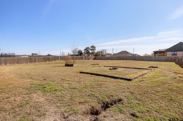 13367 Hickory Oak Dr, Lindale, TX 75771