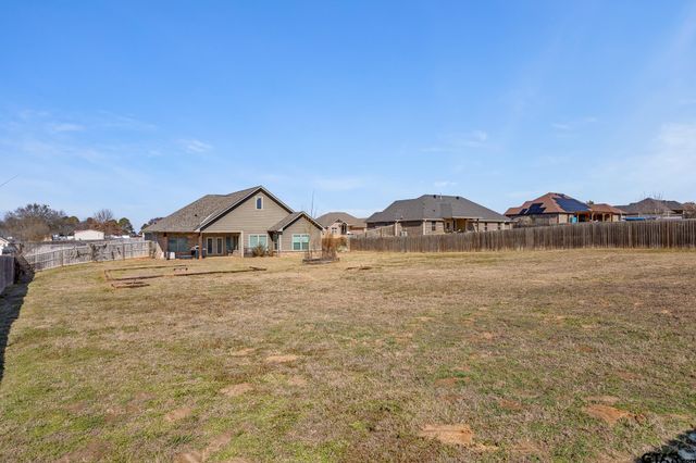 13367 Hickory Oak Dr, Lindale, TX 75771