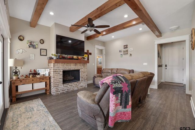 13367 Hickory Oak Dr, Lindale, TX 75771