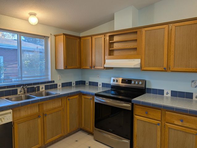 1055 N 5th Street UNIT 110, Jacksonville, OR 97530