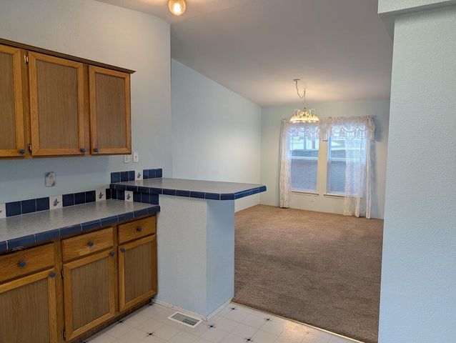 1055 N 5th Street UNIT 110, Jacksonville, OR 97530