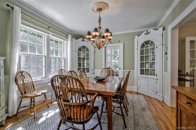 14 Buckingham Place, Manhasset, NY 11030
