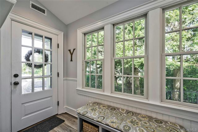 14 Buckingham Place, Manhasset, NY 11030
