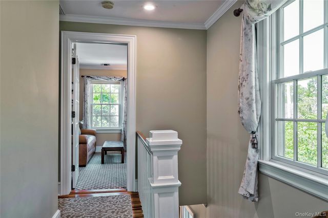 14 Buckingham Place, Manhasset, NY 11030