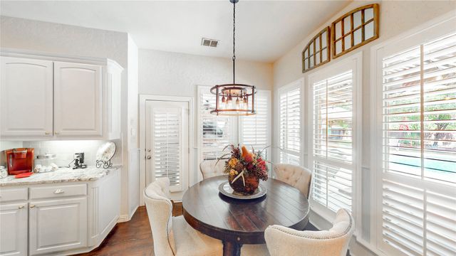 160 Timberleaf Court, Double Oak, TX 75077