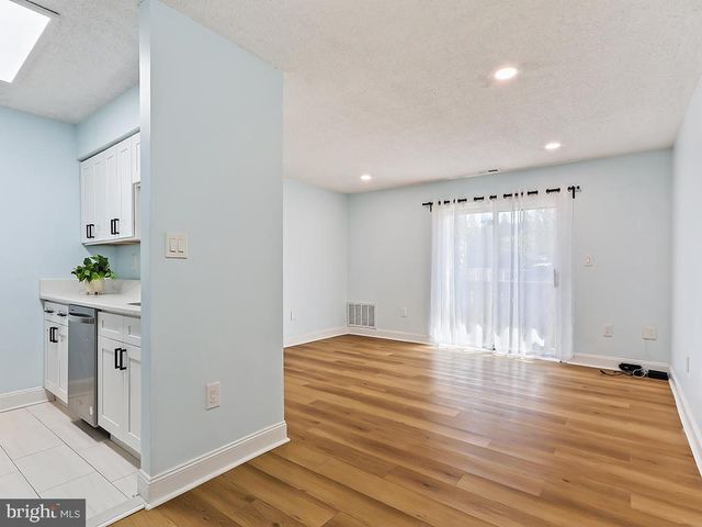 1913 RAVENS CRST, Plainsboro, NJ 08536