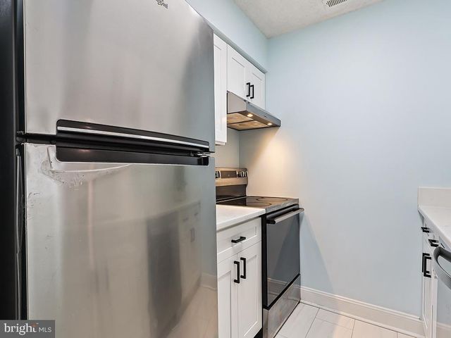 1913 RAVENS CRST, Plainsboro, NJ 08536