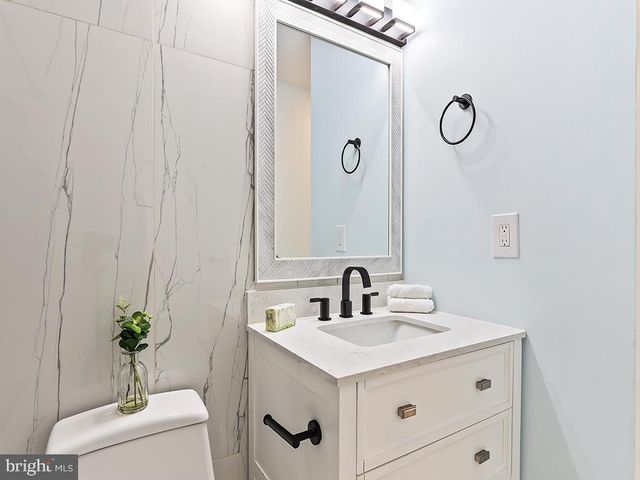 1913 RAVENS CRST, Plainsboro, NJ 08536