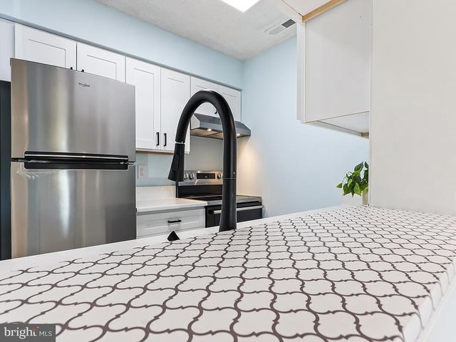 1913 RAVENS CRST, Plainsboro, NJ 08536