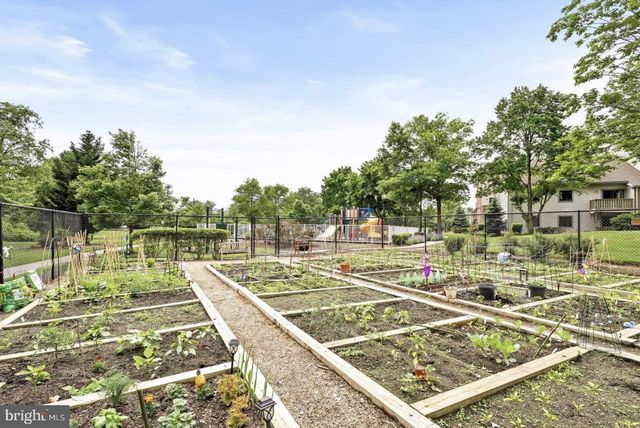 1913 RAVENS CRST, Plainsboro, NJ 08536