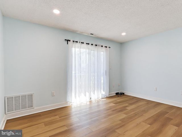 1913 RAVENS CRST, Plainsboro, NJ 08536