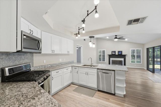 2800 HAMMOCK DRIVE, Plant City, FL 33566