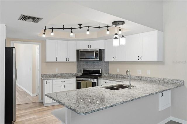 2800 HAMMOCK DRIVE, Plant City, FL 33566