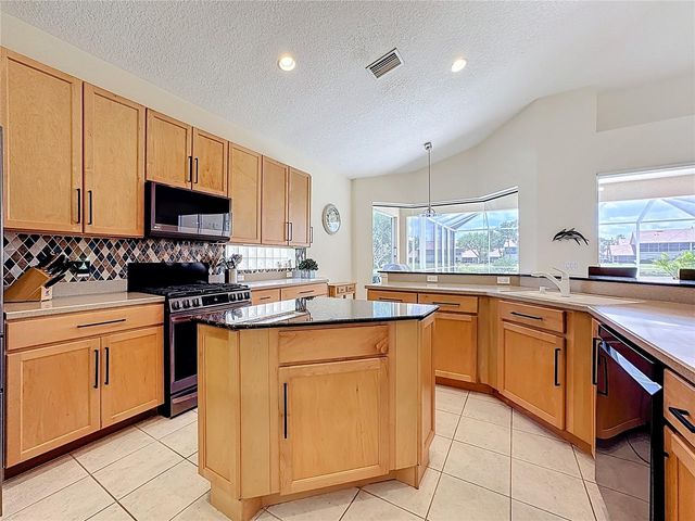 6388 ROOKERY CIRCLE, Bradenton, FL 34203