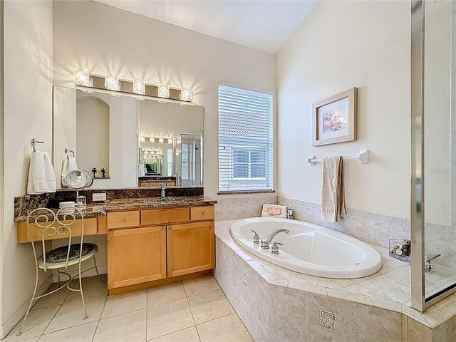 6388 ROOKERY CIRCLE, Bradenton, FL 34203