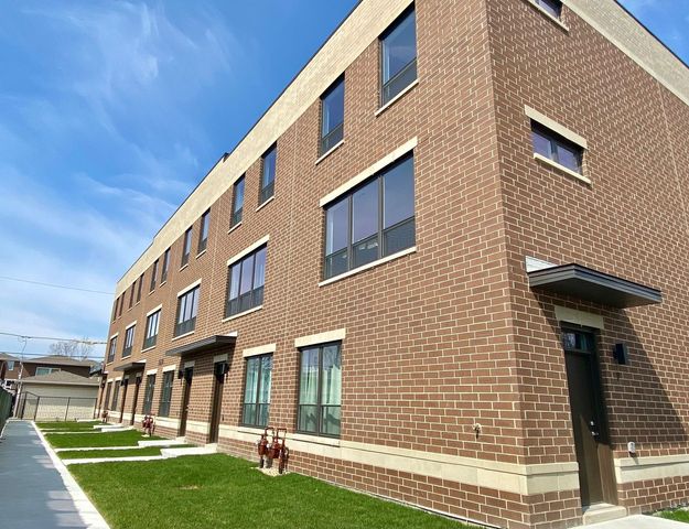 3638 S Western Avenue E, Chicago, IL 60609