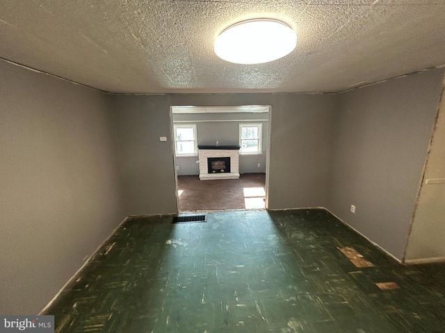 2421 SARATOGA AVE, Baltimore, MD 21227