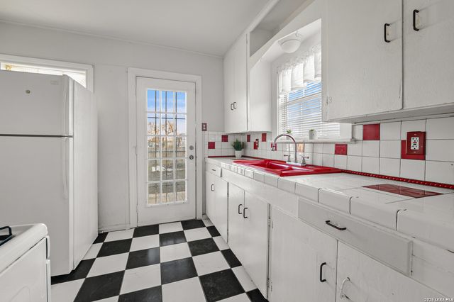 1318 San Francisco, San Antonio, TX 78201