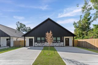 9106 Everglade Drive B, Houston, TX 77078