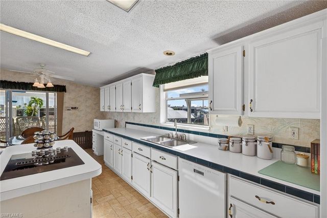 3088 Skipper LN, St. James City, FL 33956