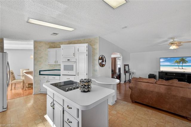 3088 Skipper LN, St. James City, FL 33956