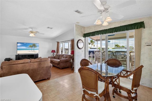 3088 Skipper LN, St. James City, FL 33956