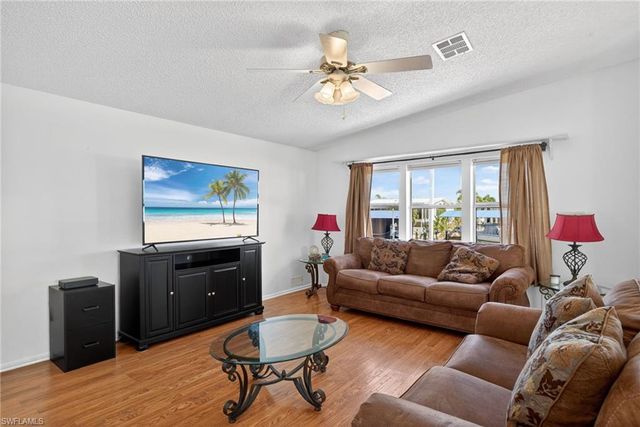 3088 Skipper LN, St. James City, FL 33956