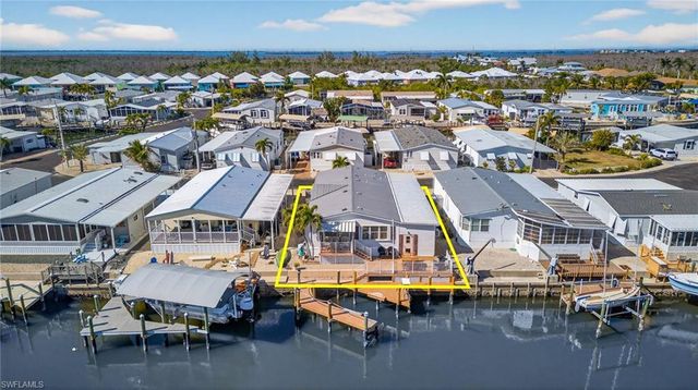 3088 Skipper LN, St. James City, FL 33956