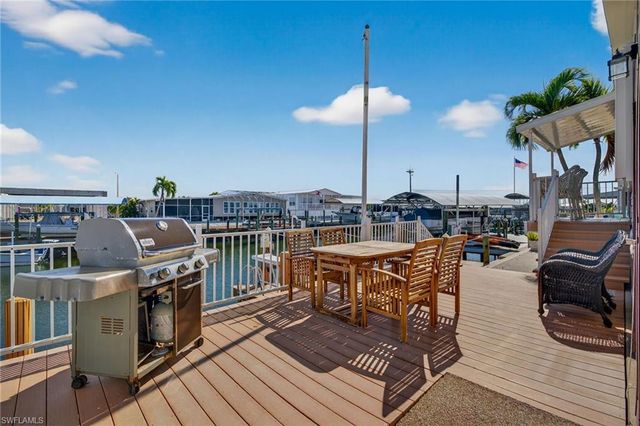 3088 Skipper LN, St. James City, FL 33956