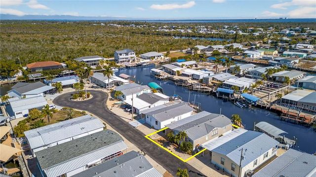 3088 Skipper LN, St. James City, FL 33956