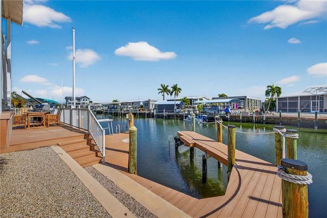 3088 Skipper LN, St. James City, FL 33956