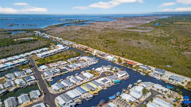 3088 Skipper LN, St. James City, FL 33956