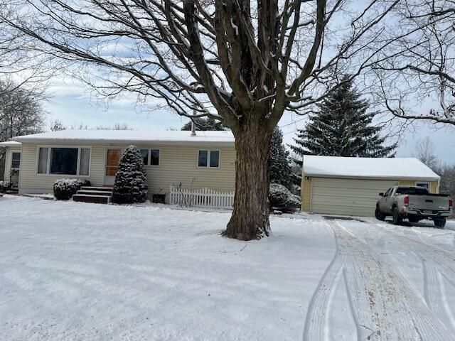 789 Hayford Road, Champlain, NY 12919