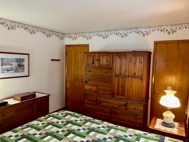 789 Hayford Road, Champlain, NY 12919