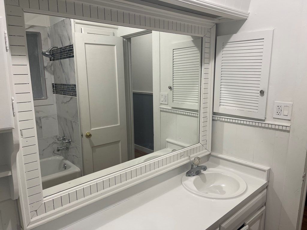 Image 15 of property listing at 707 N 9th Street, Ballinger, TX 76821