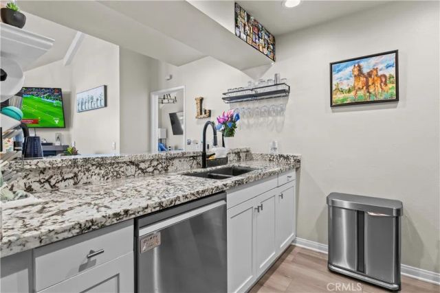 20253 Keswick Street 323, Winnetka, CA 91306