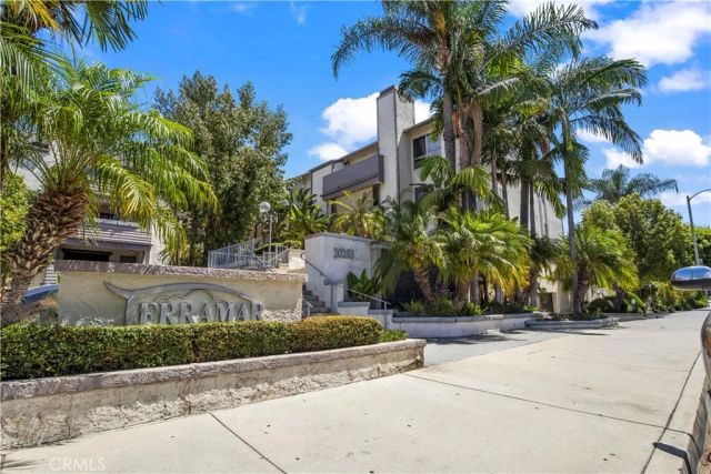 20253 Keswick Street 323, Winnetka, CA 91306
