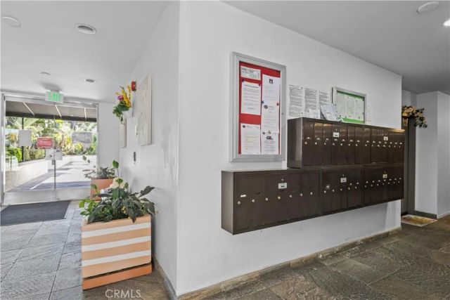 20253 Keswick Street 323, Winnetka, CA 91306