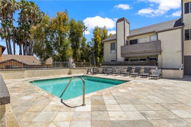 20253 Keswick Street 323, Winnetka, CA 91306