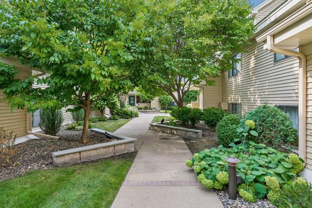 7605 Edinborough Way 6119, Edina, MN 55435