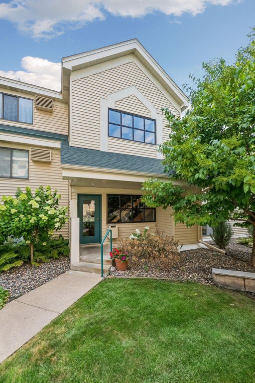 7605 Edinborough Way 6119, Edina, MN 55435