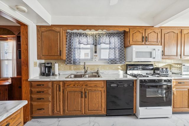 2620 12th Avenue, Moline, IL 61265