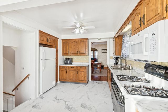 2620 12th Avenue, Moline, IL 61265