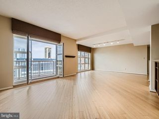 250 PRESIDENT ST #806, Baltimore, MD 21202