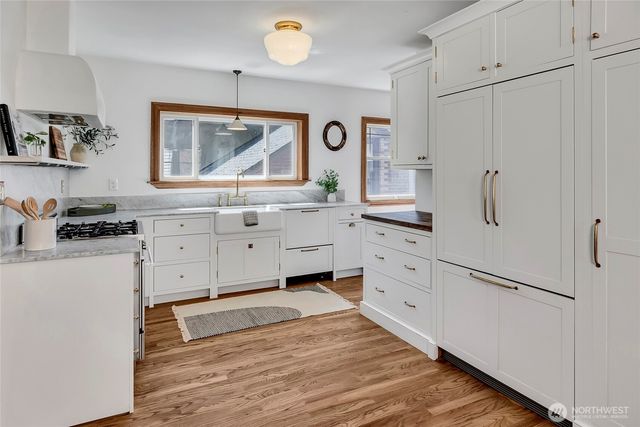 2714 10th Avenue W, Seattle, WA 98119