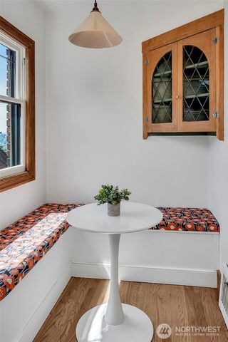 2714 10th Avenue W, Seattle, WA 98119