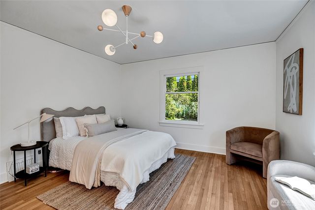 2714 10th Avenue W, Seattle, WA 98119